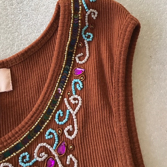 Explore  top - Picture 4 of 4